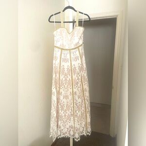 FOXIEDOX White Lace Maxi Dress - Medium